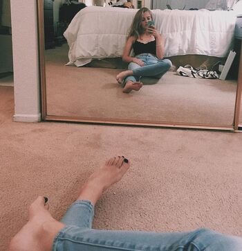 Caitlin Marie Reacts