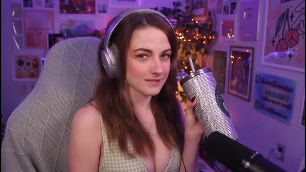 Full leaked Caitlin marie reacts private onlyfans photo