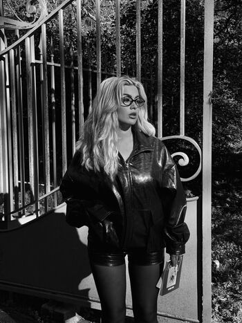 Full leaked Carla moreau page private onlyfans photo