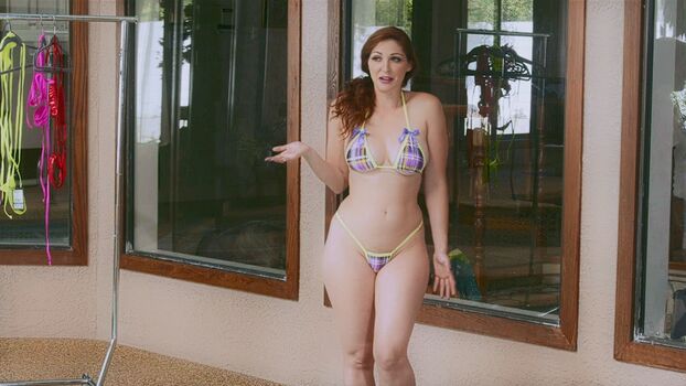 Full leaked Carlotta champagne hauls private onlyfans photo