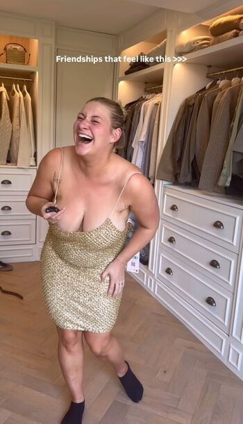 Carys whittaker / busybeecarys