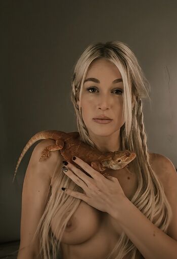 Cassie Popcorn (Popcorn In Bed) - Cassie Tremblay