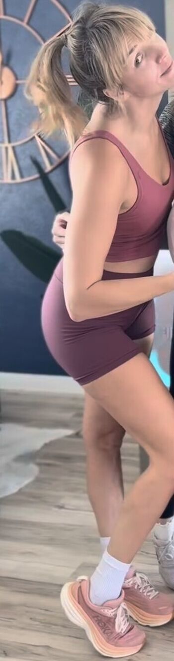 Charity Eden / Taylor Swift Impersonator