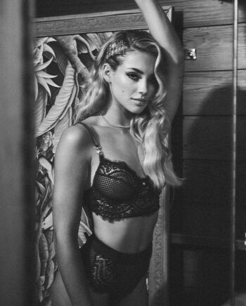 Full leaked Charly jordan  page private onlyfans photo