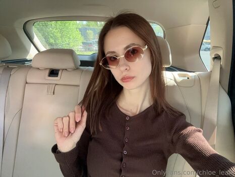 chloe_leafs