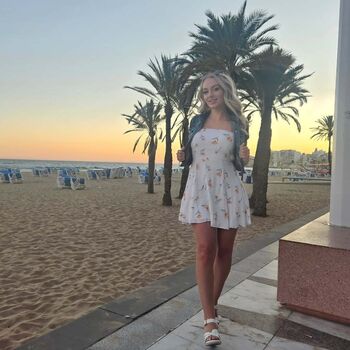 Full leaked Chloxxhill private onlyfans photo