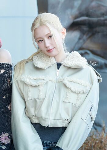 Cho Mi-yeon (Miyeon) - i-dle [(G)I-dle]