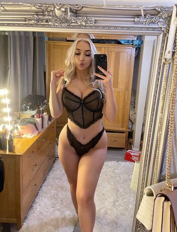 Full leaked Chxrel private onlyfans photo