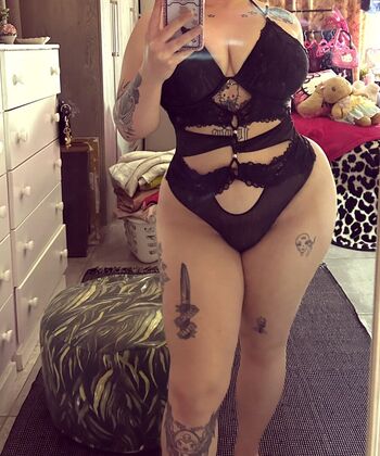 Full leaked Messrine/ private onlyfans photo