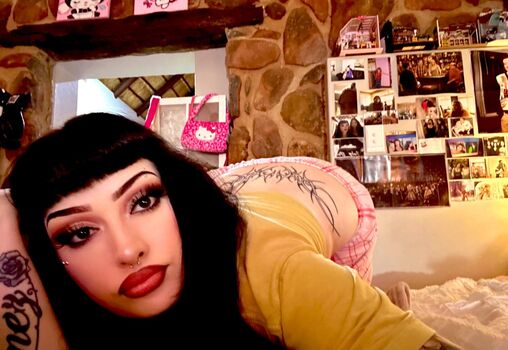 Full leaked Madalynjoyrose/ private onlyfans photo