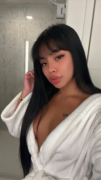 Full leaked Cindytran private onlyfans photo