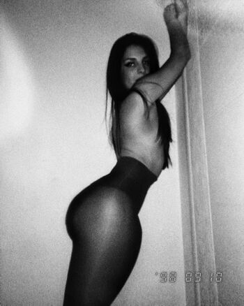 Full leaked Cinnybae private onlyfans photo