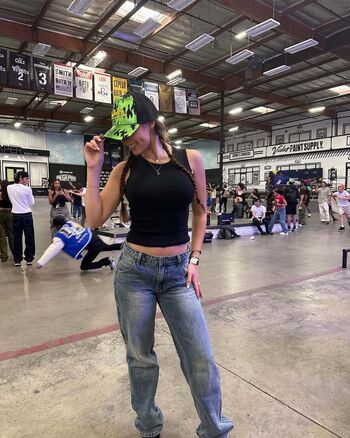 Cortney Gibson / Cortneycgibson