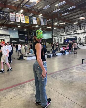 Cortney Gibson / Cortneycgibson