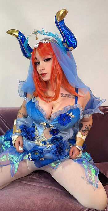 Full leaked Cosplaytsumiko private onlyfans photo