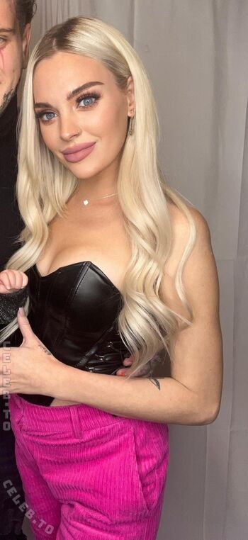 Full leaked Courtneyysmoke private onlyfans photo