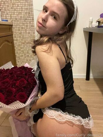 curly_decency
