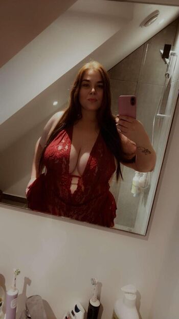 Full leaked Curvycutiexoxo private onlyfans photo