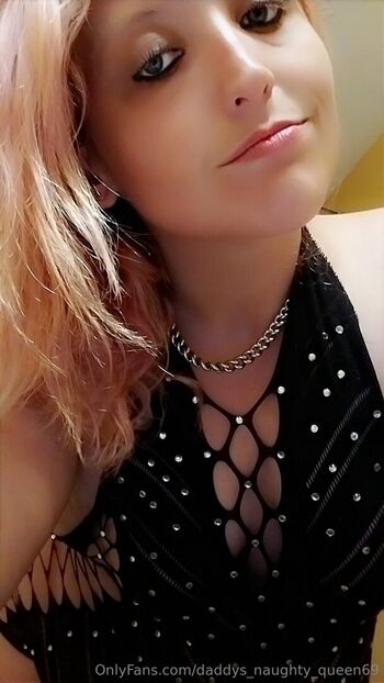 daddys_naughty_queen69