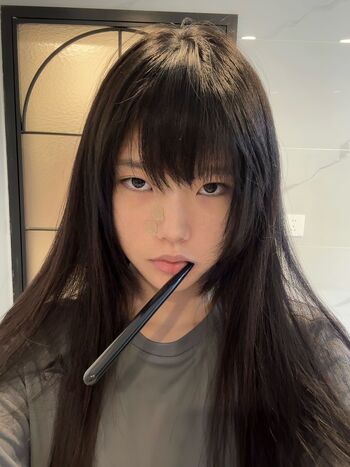 Daturakisses- Sacha Wang