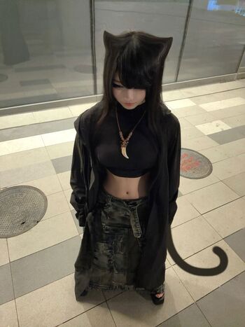 Daturakisses- Sacha Wang