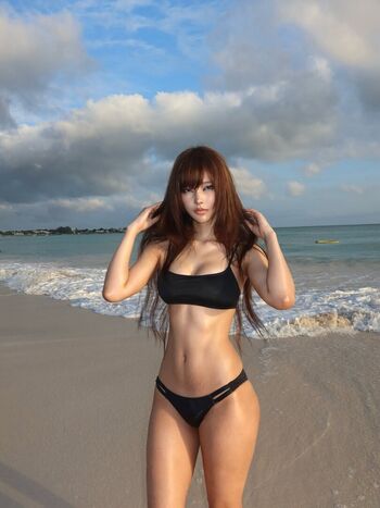 Daturakisses- Sacha Wang