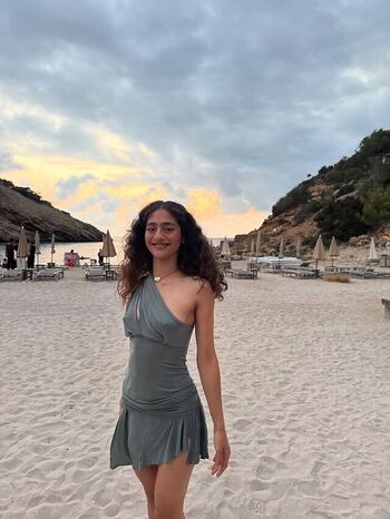 Full leaked Deba hekmat private onlyfans photo