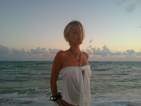 Delilah Belle Hamlin