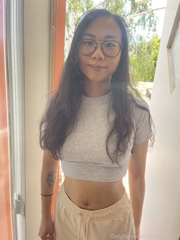 desk1er / jill_bunny