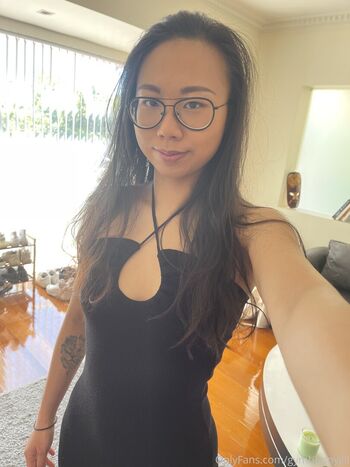 desk1er / jill_bunny