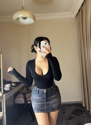 Full leaked Laureana/ private onlyfans photo