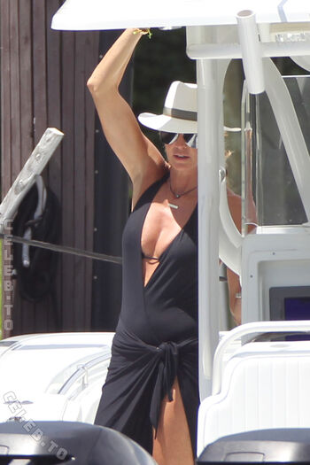 Full leaked Elle macpherson page private onlyfans photo