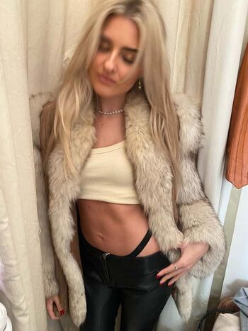 Full leaked Ellie middleton private onlyfans photo