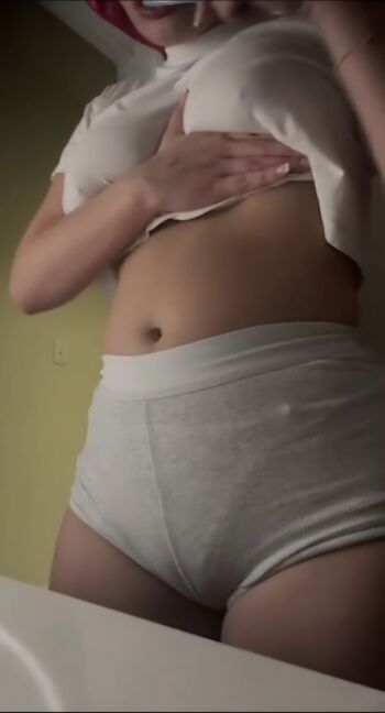 Full leaked Elliya private onlyfans photo