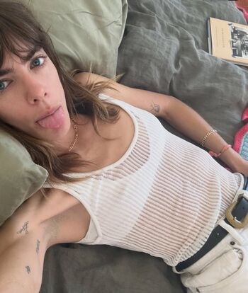 Full leaked Emily labowe private onlyfans photo