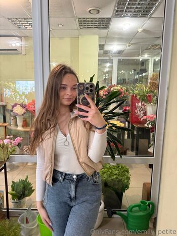 emily_petite