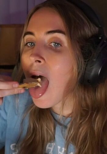 Full leaked Emilycc private onlyfans photo