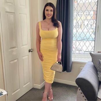 Full leaked Emilyeasson private onlyfans photo