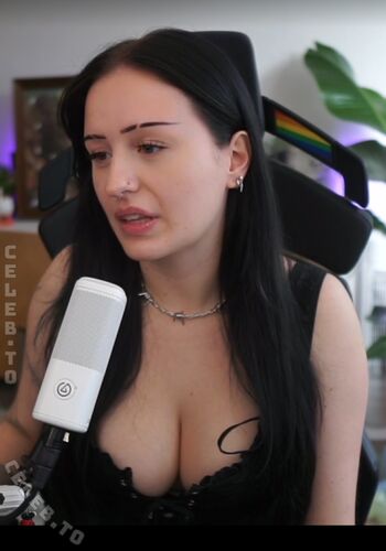 Full leaked Imzombiegirl/ private onlyfans photo