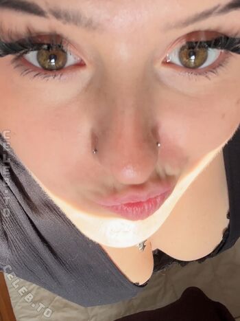 Full leaked Fionachen/ private onlyfans photo