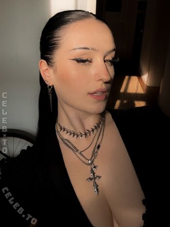 Full leaked Peacheyb/ private onlyfans photo