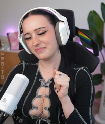 Full leaked Mira xo / private onlyfans photo