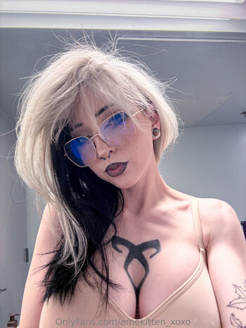 Full leaked Emokitten xoxo private onlyfans photo