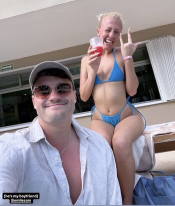 Full leaked Emwallbank page private onlyfans photo