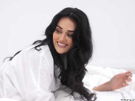 Full leaked Esra bilgic private onlyfans photo