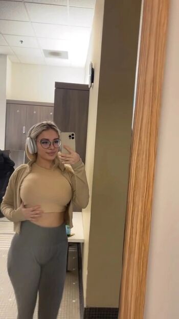 Full leaked Esvittie page private onlyfans photo