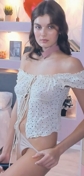 Full leaked Flora page private onlyfans photo