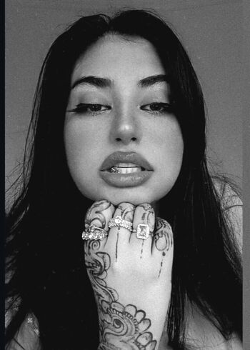 Full leaked Gzy private onlyfans photo