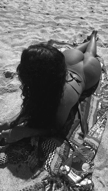 Full leaked Gabriellasiqueiraah private onlyfans photo