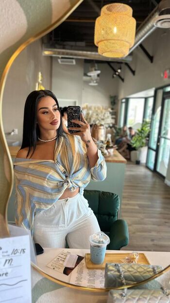 Full leaked Glamariz private onlyfans photo